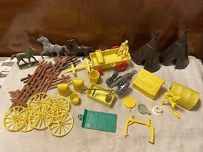 Vintage 1960’s Marx? Mixed Lot Plastic Farm/Frontier Play Set Pieces • $28.50