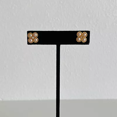 MMA Vtg Metropolitan Museum Of Art Signed Pearl Quatrefoil Clover Stud Earrings • $38