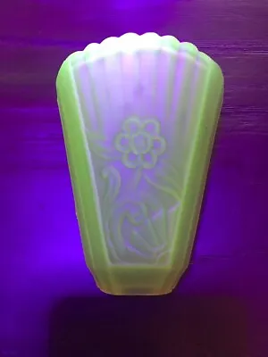 Hard To Fi D Antique Art Deco Uranium Glass Slip Shade (Flower) • $149