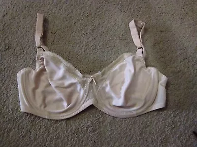 VINTAGE VASSARETTE Beige Unlined Semi Sheer Full Coverage Underwire Bra Size 38C • $9.99