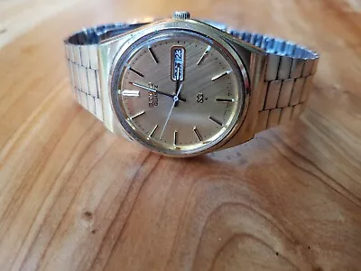 Vintage Seiko 7546-8200 SQ Quartz Watch Gold • £64