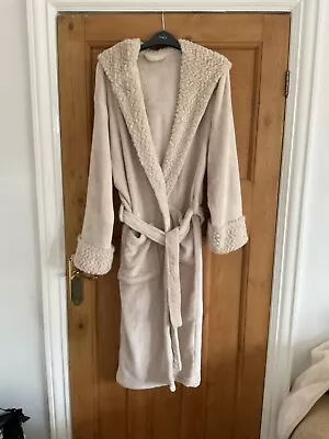 Lovely Ladies Faux Fur Dressing Gown Size 12/14 • £14