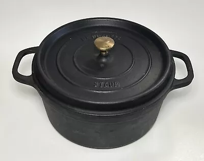 Staub Cast Iron Dutch Oven 4Qt Round La Cocotte Matte Black # 26 France • $135