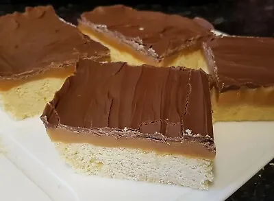 Homemade Millionaire Shortbread Tray Bake (Serves 8-10) • £15.40