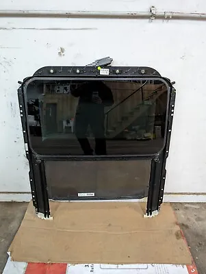 12-15 Volkswagen Passat Se Sunroof Assembly W/motor & Shade Oem 561877041 • $400