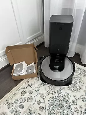 Used Roomba I8 And Auto Empty Dock With Extra Bags • $100