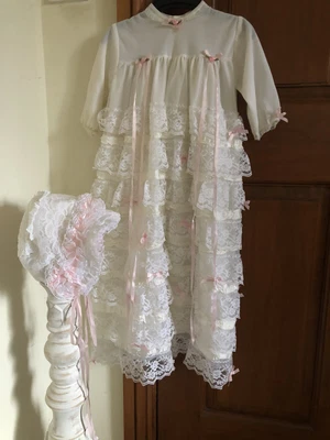 £15 • Buy Vintage Beautiful Lace And Ribbon Christening Gown With Bonnet 