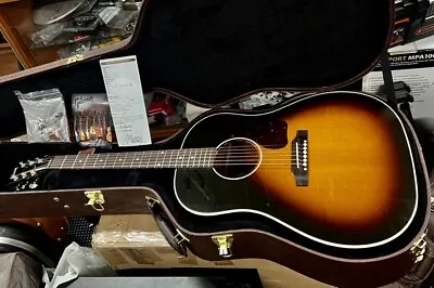 In Store – Gibson J-45 Standard Vintage Sunburst 2020 • $6195