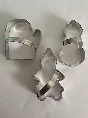 Handled Snow Girl Snow Man And Mitten Cookie Cutter Set • $12.99