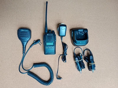 $120 • Buy Midland 5w Uhf Handheld Cb Radio Ip67 Waterproof Hybrid 80ch G18xt