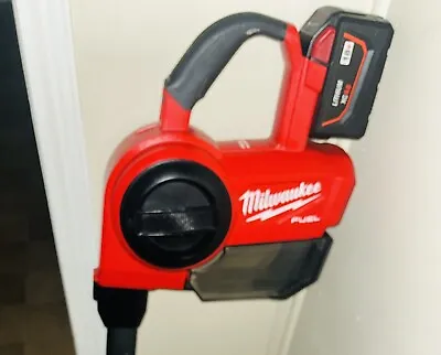 Milwaukee 0940-20 18V Cordless Compact Vacuum - Red • $120