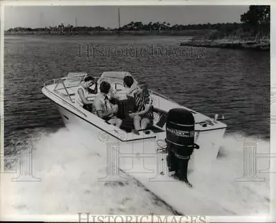 1969 Press Photo Mercury Outboard Line For 1970 135 Hp Merc 1350 - Nee15385 • $15.99
