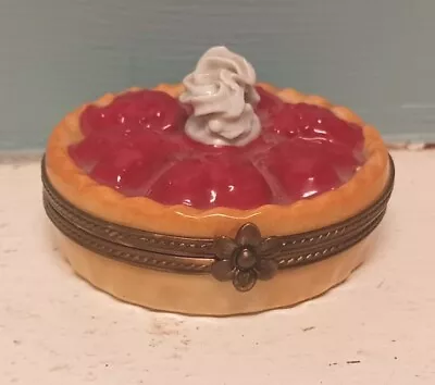 Vintage Peint Main Limoges Strawberry Pie Box Made In France   • $85