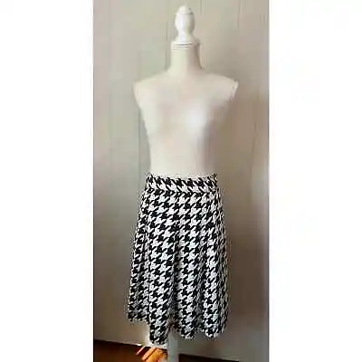 Merona Black & White Houndstooth Pleated Skirt Sz 4 • $18