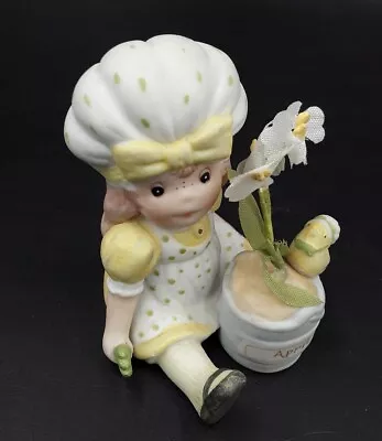 VINTAGE 1984 APPLAUSE WALLACE BERRIE Figurine April GIRL • $20.04