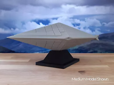 Calvine UFO Photo Model - Retro / Sci Fi / Geek Gift / UFO Model -3D Printed • £24.99