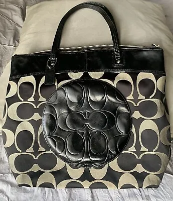 Coach Laura Signature Large Bag Tote Purse F18335 Black/ Ivory  • $21.99
