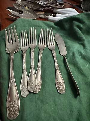 Rodger’s Nickel Silver Set Daffodils • $140