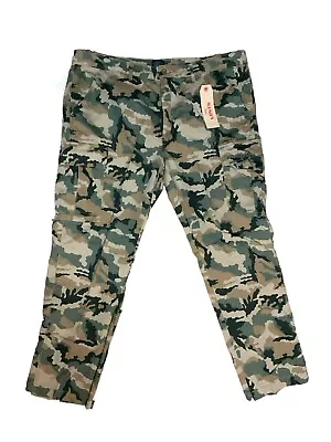 Levi's 541 Cargo Pants Mens 32 Athletic Fit Cargo Camo Cotton 42x32 New • $40