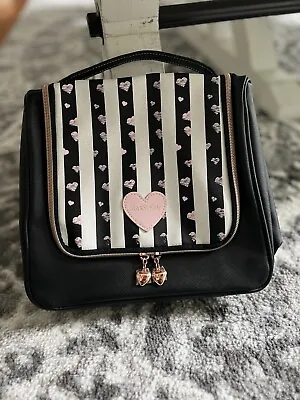 *RARE* Beautiful & Vintage Mary Kay Glitter Striped Heart Bag 10x10 Inches • $35