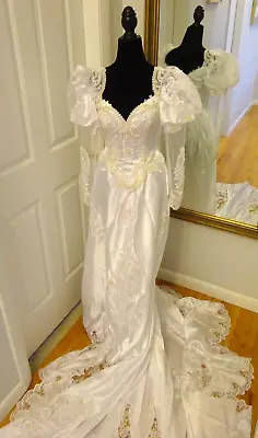 Vintage San-Martin Size 0-2 Wedding / Bridal Gown - Professionally Cleaned Mint • $65
