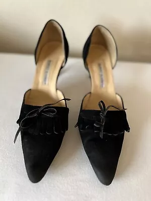 Designer VINTAGE MANOLO BLAHNIK Black Suede Kitten Heels Pointy Toe Pumps 38.5 • $39.99