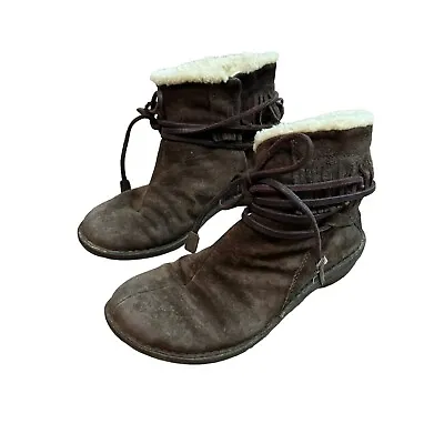 UGG Australia Bailey Button Winter Boots  Sheepskin Size 8 S/N 5749 • $20.47