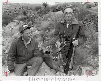 1972 Press Photo Hunters With Whitetail Buck At Ranch In Val Varde County • $17.99