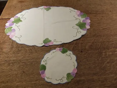 2x Matching Vintage Tablemats~Hand Appliqued~1 Round 15cm Dia~1 Oval 45cm X 29cm • $7.47