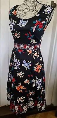Review Womens A-line Dress Size 6 NWT • $38