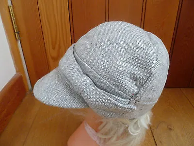 £14.99 • Buy Monsoon Accessorize Grey White Silver Textured Woven Baker Boy Hat Cap