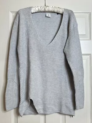 Cabi 3531 Size Medium Gray Deep V Neck Sweater Side Zippers Ribbed Knit Pullover • $14.95