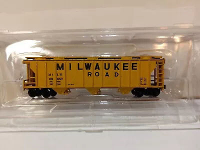 Atlas  Covered Hopper   Milw  Needs Small Repair       N-scale • $5.99