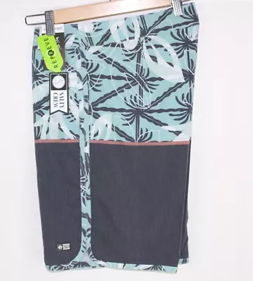 Salty Crew Men's Board Shorts Lay Day Cargo Jade Swim Beach • $30.59