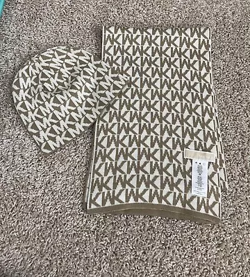 Michael Kors Scarf And Reversible Hat Set Brown And White Color Block Set • $10