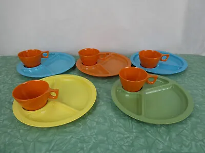 Vintage Retro Kingsley Color Plastic Molded Serving Plates & Cups X 10 -Caravan • $35