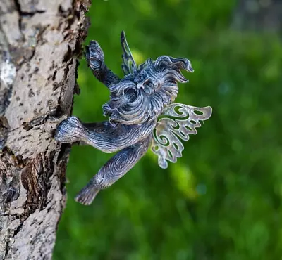 Fairy Garden Tree Ornament Peeker Branch Hugger King Statue Outdoor Decor Bronze • £10.99
