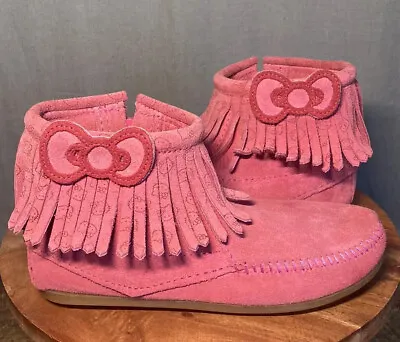 Girls Minnetonka Hello Kitty Pink Leather Moccasins Boots Limited Edition Size 2 • $49.99