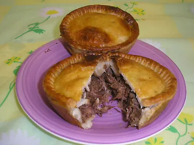 Home Made (INDIVIDUAL)  CHUNKY STEAK PIES X 4-  Excellent Quality • £20.99