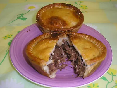 Home Made  ( INDIVIDUAL) CHUNKY STEAK PIES X 6-  Excellent Quality • £25.99
