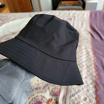 Zara Water Repellent Bucket Hat Size Small Colour Black BNWT • £10