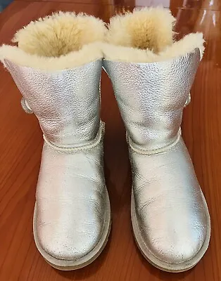 UGG Silver Glitter Metallic Boots Leather Shearling Fur Button Women Size 6 • $39.99
