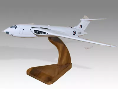 Handley Page Victor B.1 Anti Flash White Solid Kiln Dried Mahogany Desktop Model • £189.50