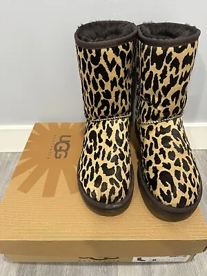 UGG Womans Classics Short Exotic Cheetah Boots US Size 8   1002790 UK 6.5 EU 39 • $88