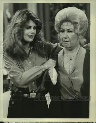 1980 Press Photo Charlotte Rae & Lisa Whelchel On  Facts Of Life  On NBC-TV • $17.99