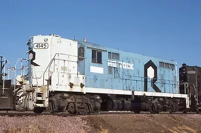 Original Slide CNW North Western Yard Slug BU12 - Minneapolis MN 1977 • $3.99