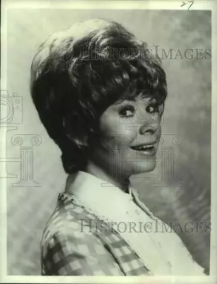1972 Press Photo Sue Ann Langdon Actress - Lrx30525 • $17.99