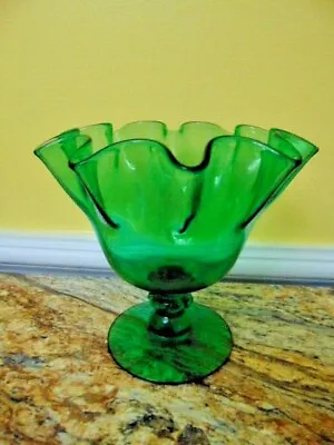VINTAGE VIKING ? ART GLASS GREEN FOILS HANDKERCHIEF VASE Bowl Twist Ruffle • $39.99