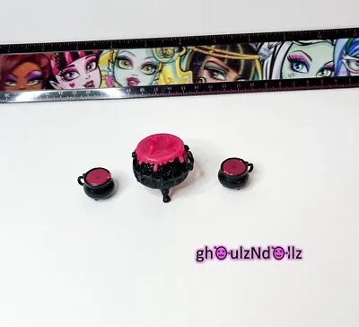 MONSTER HIGH Doll 2012 High School Playset Replacement  Accessories #3 Caldrons. • $6.99