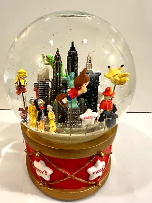 2002 Macys Thanksgiving Day Parade Snow Water Globe • $46